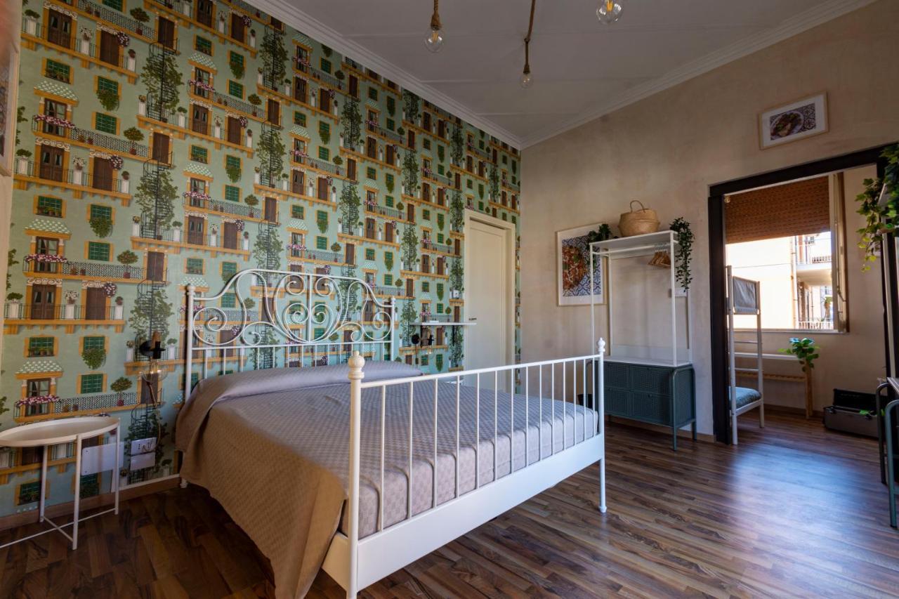 Locanda Popolare Aci Castello Eksteriør bilde