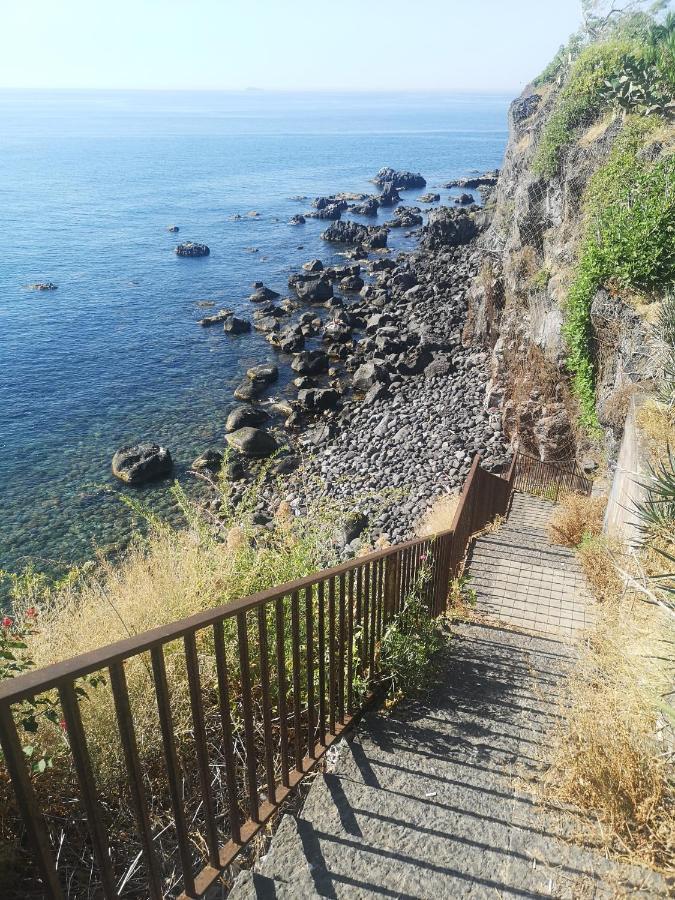 Locanda Popolare Aci Castello Eksteriør bilde